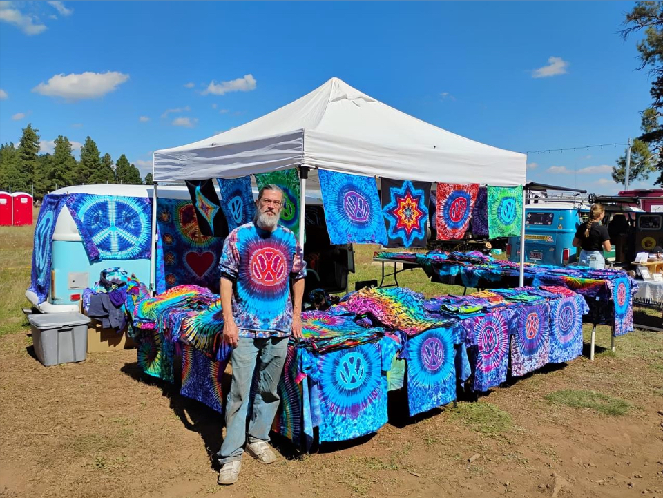 Dyemasters tie-dyes shirts tapestries clothing